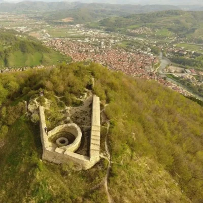 Visoko-Stari-grad-Old-town-Visoki-Bosnia-Herzegovina-lll.ba-@zavicajni_muzej_visoko-1024x1024